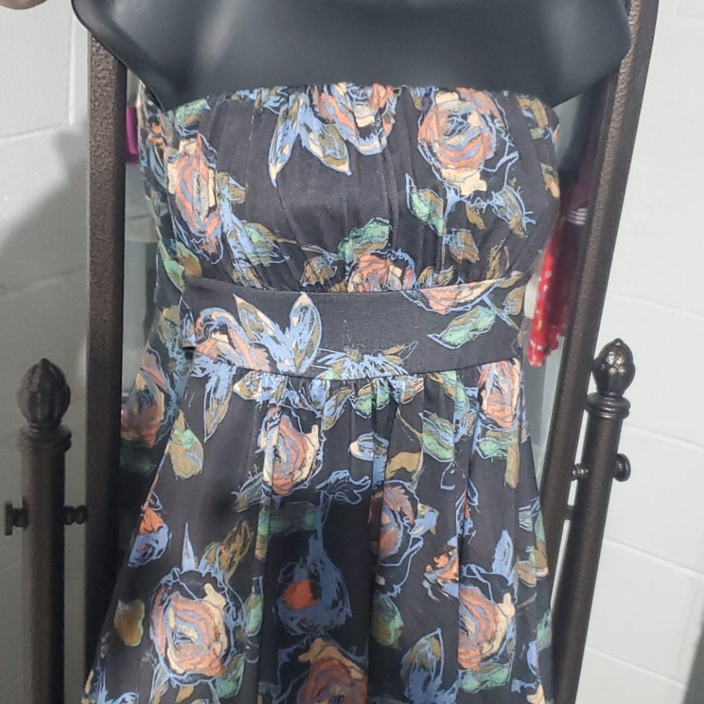 Dress - Picture 4 of 4